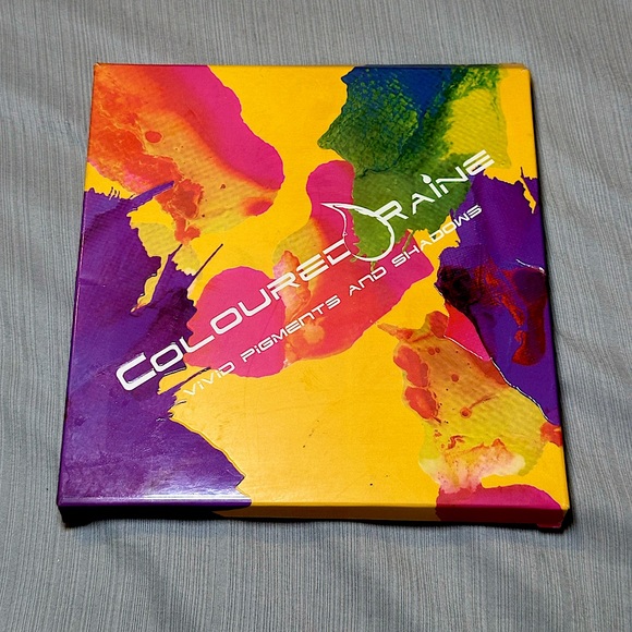 Coloured Raine Vivid Pigment and Shadow Palette - Picture 2 of 6